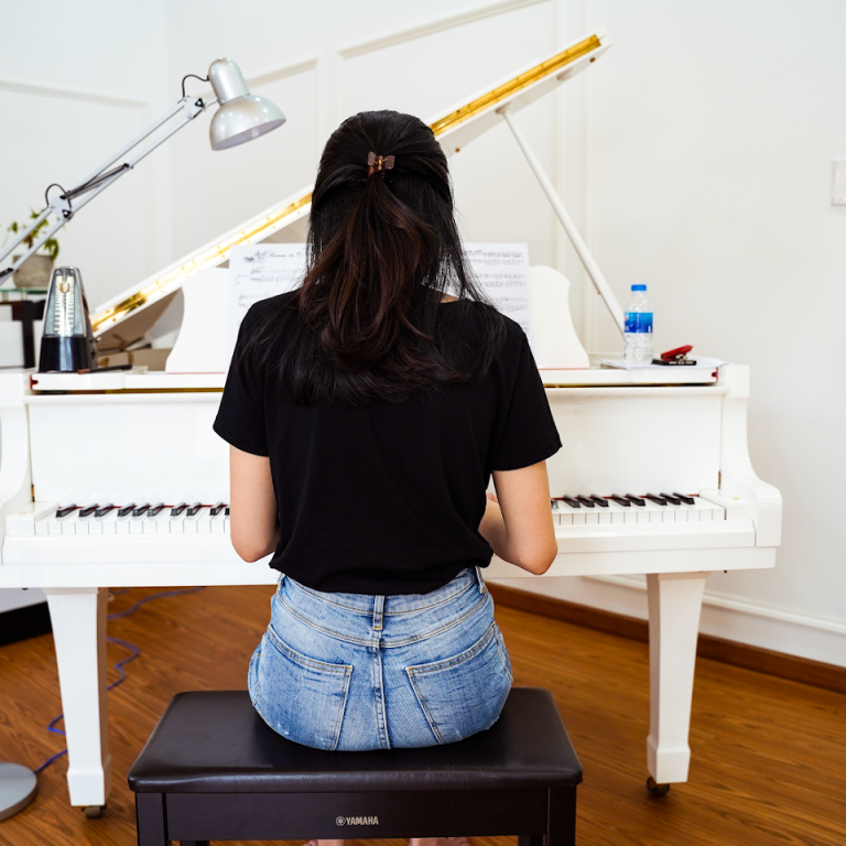 giáo viên dạy kèm piano tại nhà hoặc tại trung tâm